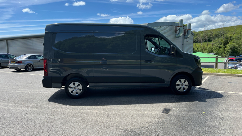 Renault Master Mwb Diesel Fwd MM35 Blue dCi 150 Advance Medium Roof Van